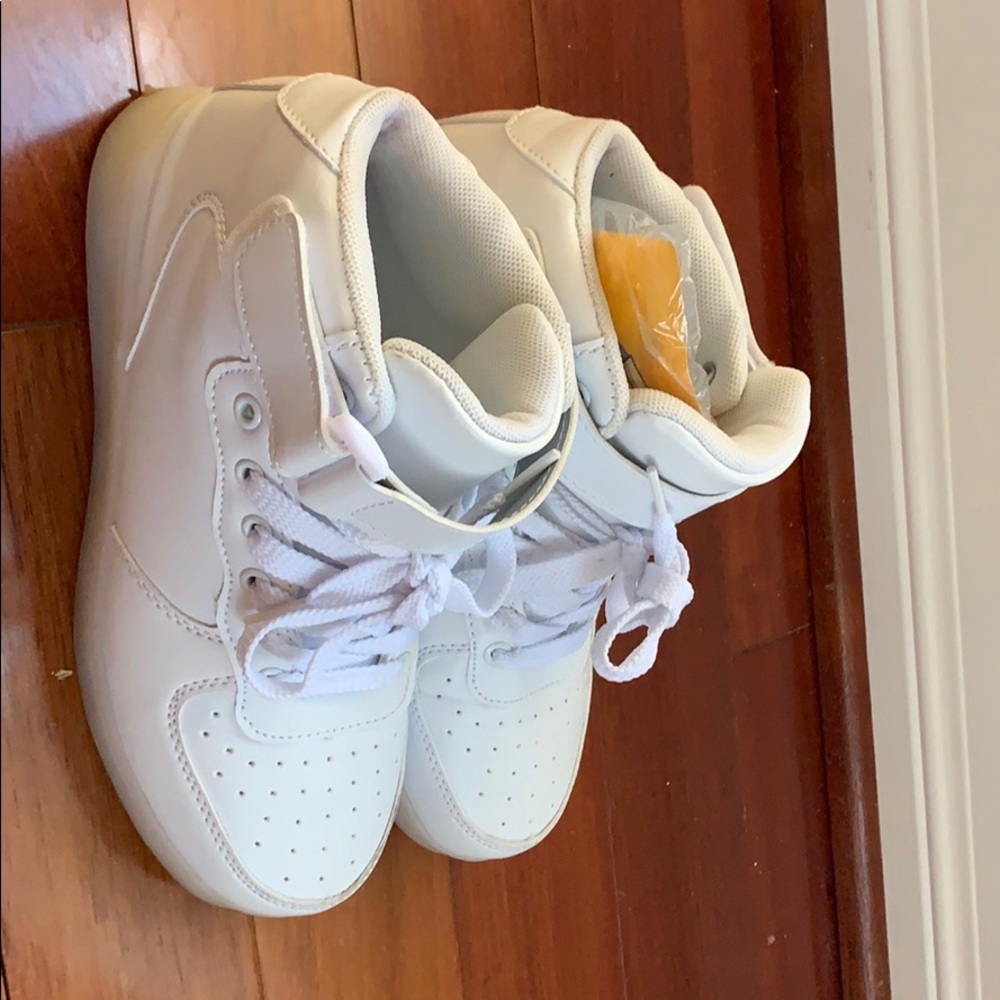 LED light up sneakers (unisex) - Picture 4 of 6